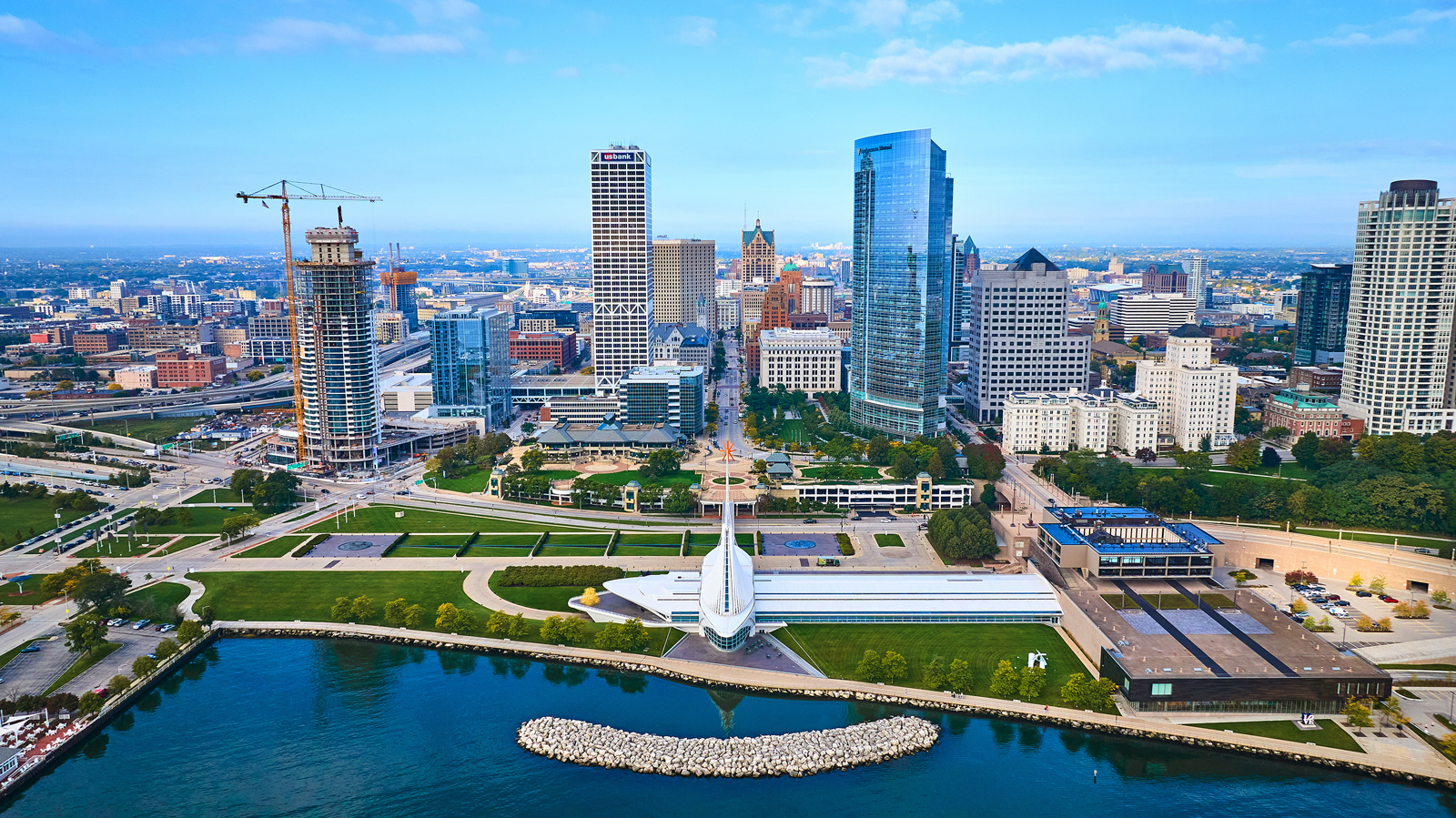 Photo of the Milwaukee skyline